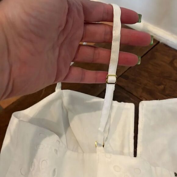 SK embroidered white eyelet romper, size M! - Picture 5 of 10